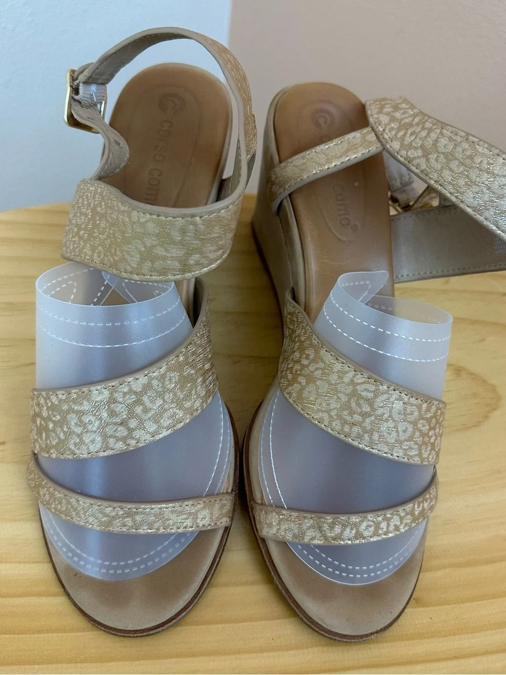 Corso Como Leather Gold Metallic Sandals Womens 9M Strappy Wedge CC-NASHILA